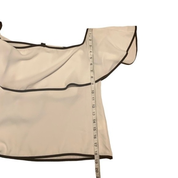 Womens Blouse White Tiered Black Trim Size Medium - Picture 7 of 7